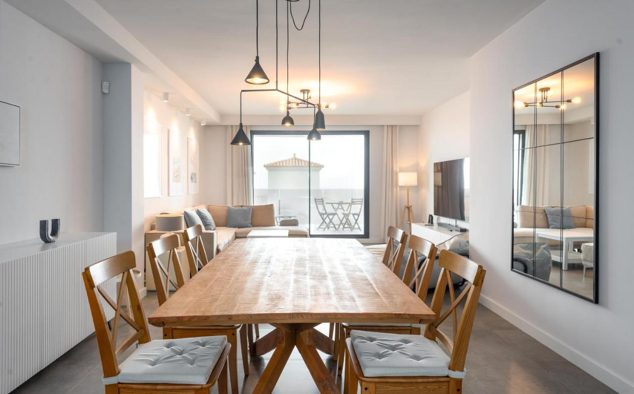 Luxurious Apartment With Sea Views Blue Suites B2-103 Манилва Экстерьер фото