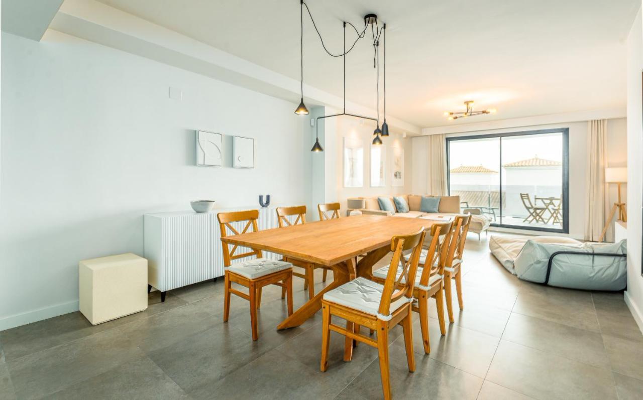 Luxurious Apartment With Sea Views Blue Suites B2-103 Манилва Экстерьер фото