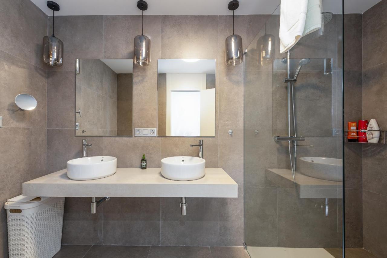 Luxurious Apartment With Sea Views Blue Suites B2-103 Манилва Экстерьер фото